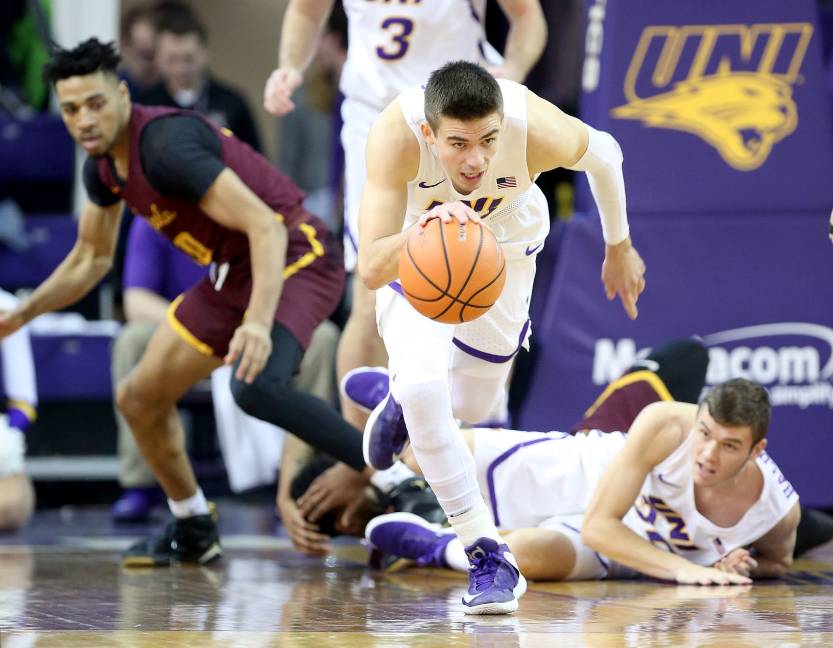 010718bp-uni-loyola-2